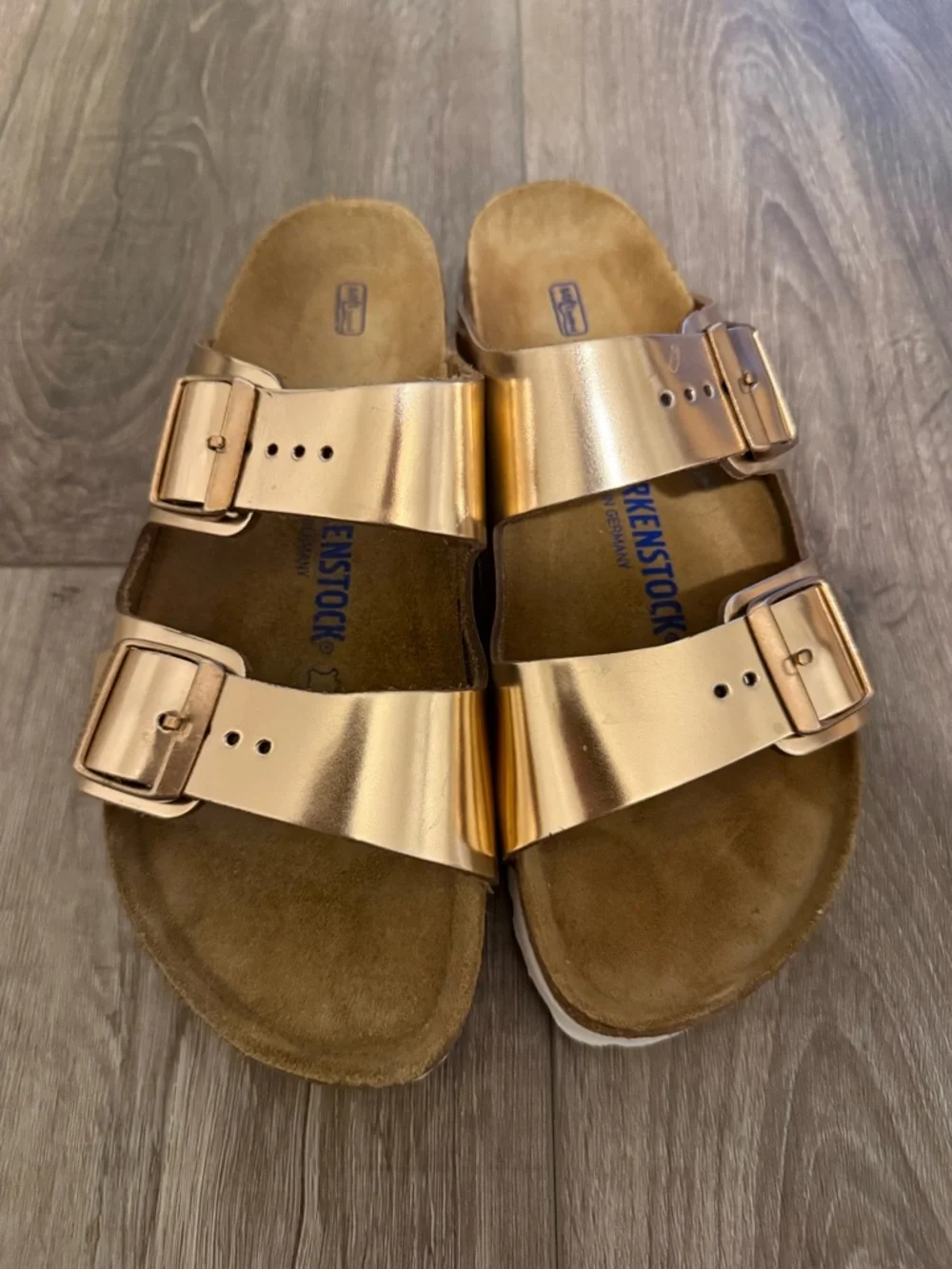 Birkenstock Arizona Metallic Rose Gold Sandal with Double Buckles - Picture 3 of 7